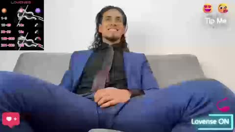 Snapshot of tom_blunt96 chatting on 09.18.25 TOM online show from 09.18.25