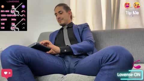 Snapshot of tom_blunt96 chatting on 02.11.26 TOM online show from 02.11.26