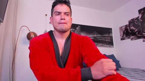 Snapshot of tom_mckleein chatting on 01.26.25 TOM MCKLEEIN instagram online show from 01.26.25