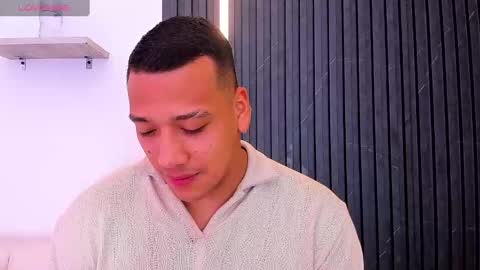 Snapshot of tom_muscle1 chatting on 10.22.25 Tom muscle1 online show from 10.22.25