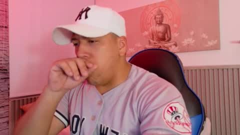 Snapshot of tom_muscle1 chatting on 11.21.25 Tom muscle1 online show from 11.21.25