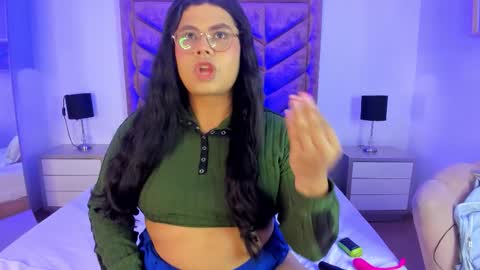 Snapshot of tom_silver_ chatting on 12.23.25 Tom Silver online show from 12.23.25