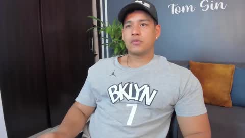 Snapshot of tom_sin_ chatting on 01.25.25 Tom Sin online show from 01.25.25