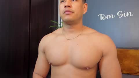 Snapshot of tom_sin_ chatting on 02.17.25 Tom Sin online show from 02.17.25