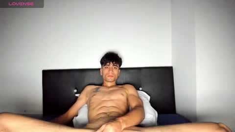 Snapshot of tom_walton chatting on 02.04.25 tom online show from 02.04.25