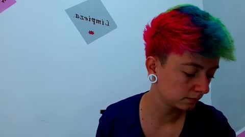 Snapshot of tomboyblue chatting on 09.09.25 Blue online show from 09.09.25