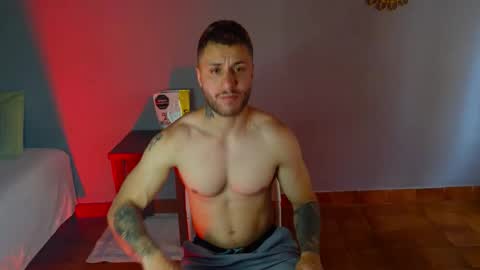 Snapshot of tomdavisxl chatting on 10.20.25 tomDavisXl online show from 10.20.25