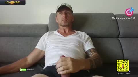 Snapshot of tomhardic chatting on 03.11.25 TOM online show from 03.11.25