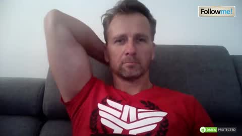 Snapshot of tomhardic chatting on 10.11.25 TOM online show from 10.11.25