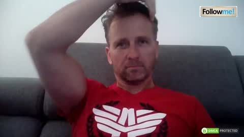 Snapshot of tomhardic chatting on 10.13.25 TOM online show from 10.13.25