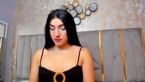 Snapshot of tomlondon_ chatting on 02.03.25 online show from 02.03.25