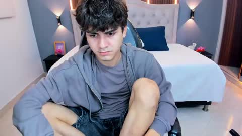 Tommy  online show from 04.11.26