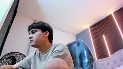 Snapshot of tommy18__ chatting on 06.28.26 Tommy online show from 06.28.26