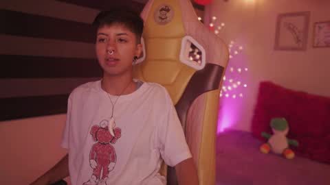 Snapshot of tommy_blue1 chatting on 02.19.25 Blue online show from 02.19.25