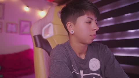 Snapshot of tommy_blue1 chatting on 02.28.25 Blue online show from 02.28.25