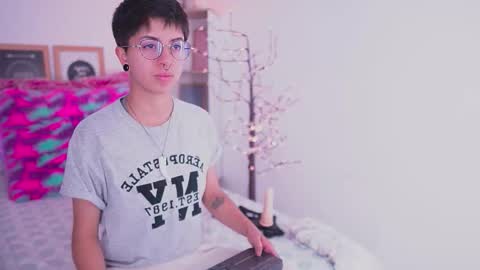 Snapshot of tommy_blue1 chatting on 09.12.25 Blue online show from 09.12.25