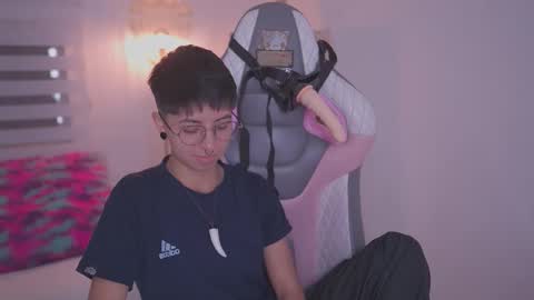 Snapshot of tommy_blue1 chatting on 09.16.25 Blue online show from 09.16.25