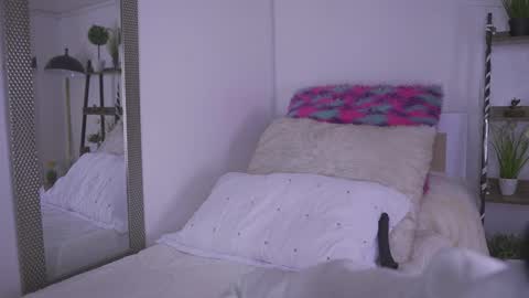 Snapshot of tommy_blue1 chatting on 10.09.25 Blue online show from 10.09.25