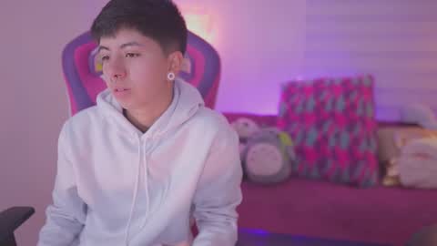 Snapshot of tommy_blue1 chatting on 11.10.25 Blue online show from 11.10.25