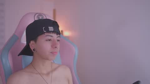 Snapshot of tommy_blue1 chatting on 11.24.25 Blue online show from 11.24.25