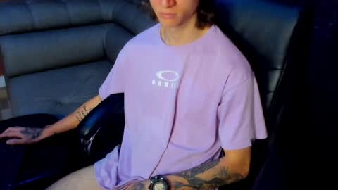 Snapshot of tommy_slater chatting on 01.06.25 Tommy Slater online show from 01.06.25