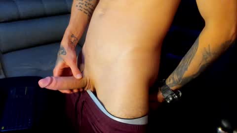 Snapshot of tommy_slater chatting on 01.16.25 Tommy Slater online show from 01.16.25