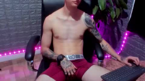 Snapshot of tommy_slater chatting on 01.18.26 Tommy Slater online show from 01.18.26