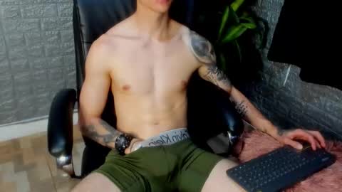 Snapshot of tommy_slater chatting on 02.10.26 Tommy Slater online show from 02.10.26