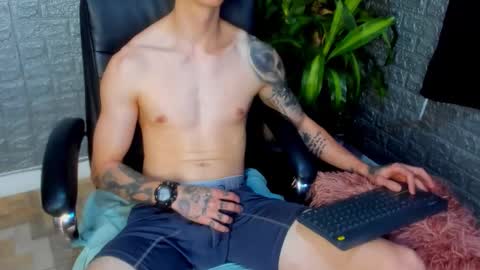 Snapshot of tommy_slater chatting on 02.13.26 Tommy Slater online show from 02.13.26