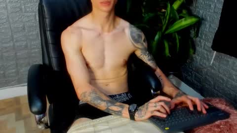 Snapshot of tommy_slater chatting on 02.19.26 Tommy Slater online show from 02.19.26