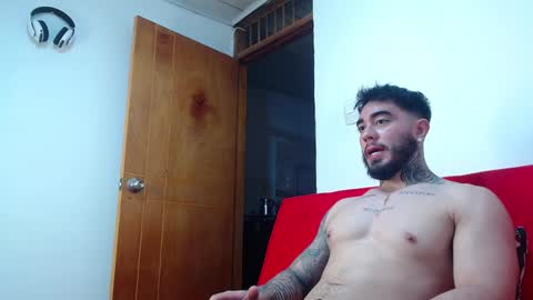 Snapshot of tommyblessd1 chatting on 02.04.25 Steven online show from 02.04.25