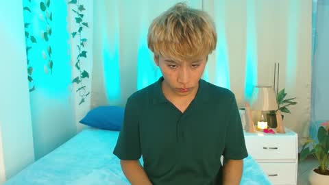 Snapshot of tommyfoxboy chatting on 01.05.25 Tommy Foxboy online show from 01.05.25