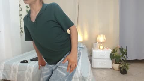 Snapshot of tommyfoxboy chatting on 01.29.25 Tommy Foxboy online show from 01.29.25