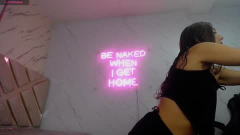 Snapshot of tomoe_b chatting on 01.14.25 leyla online show from 01.14.25