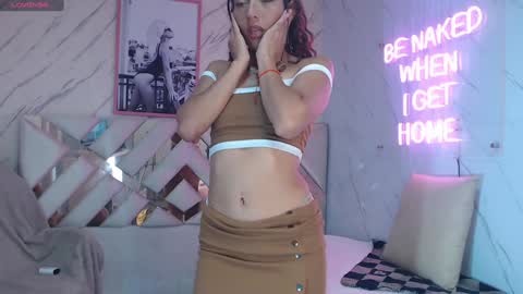 Snapshot of tomoe_b chatting on 01.15.25 leyla online show from 01.15.25