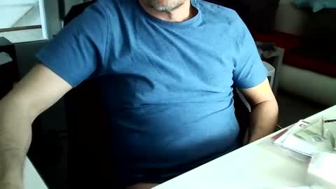 Snapshot of tomtom02029 chatting on 02.21.25 Tom online show from 02.21.25