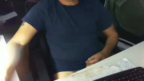 Snapshot of tomtom02029 chatting on 11.15.25 Tom online show from 11.15.25