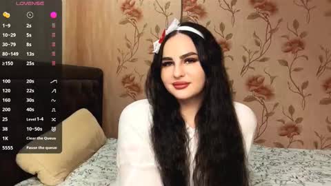 Snapshot of tondamikhail chatting on 02.19.26 Bella online show from 02.19.26