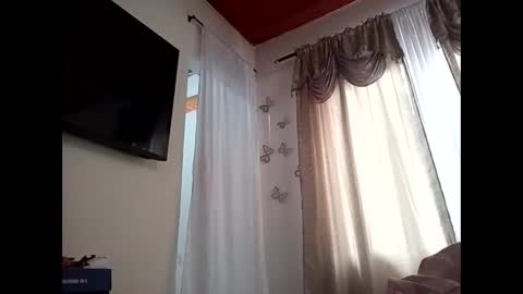 tonniyestrella1026 online show from 04.28.26