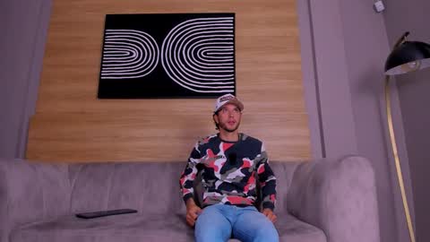 Snapshot of tonny__08 chatting on 11.05.25 Tonny online show from 11.05.25