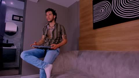 Snapshot of tonny__08 chatting on 11.14.25 Tonny online show from 11.14.25