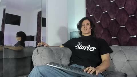 Snapshot of tonybenedetti chatting on 04.28.26 Tony Benedetti online show from 04.28.26