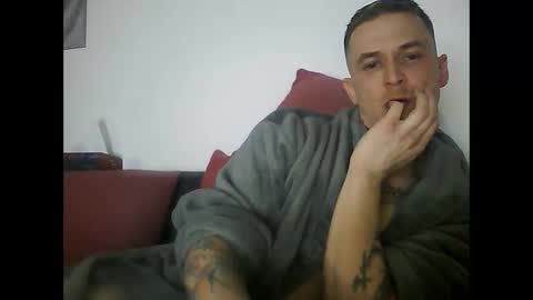 Snapshot of tonystrawberry chatting on 04.11.26 tonystrawberry online show from 04.11.26