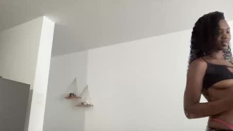 Snapshot of tootie03 chatting on 10.05.25 tootie03 online show from 10.05.25