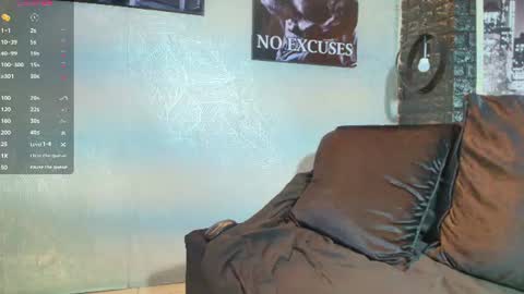 Snapshot of toower_ chatting on 06.10.26 T O W E R online show from 06.10.26