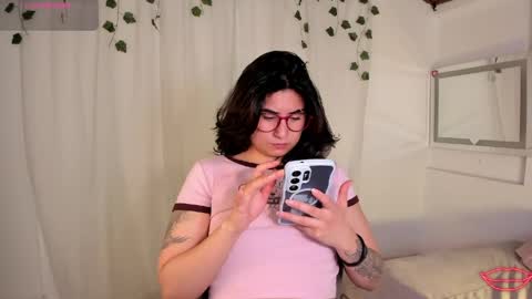 Snapshot of tori_just chatting on 04.21.26 tori_just online show from 04.21.26