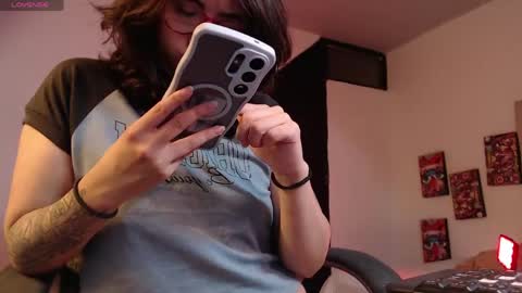Snapshot of tori_just chatting on 04.22.26 tori_just online show from 04.22.26