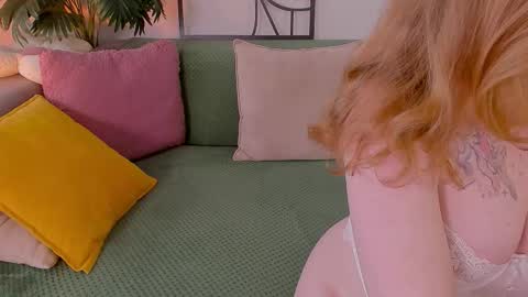 Snapshot of tori_the_witch chatting on 09.13.25 Tori online show from 09.13.25