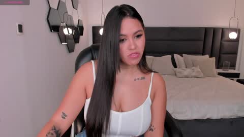 Tori Cross online show from 01.18.25