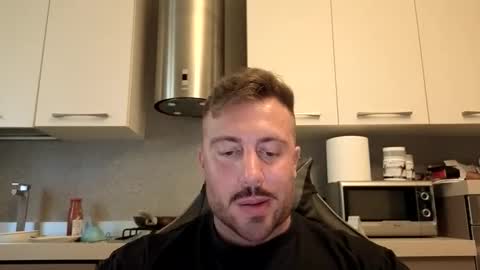 Snapshot of toro_arrapato chatting on 05.17.26 toro_arrapato online show from 05.17.26